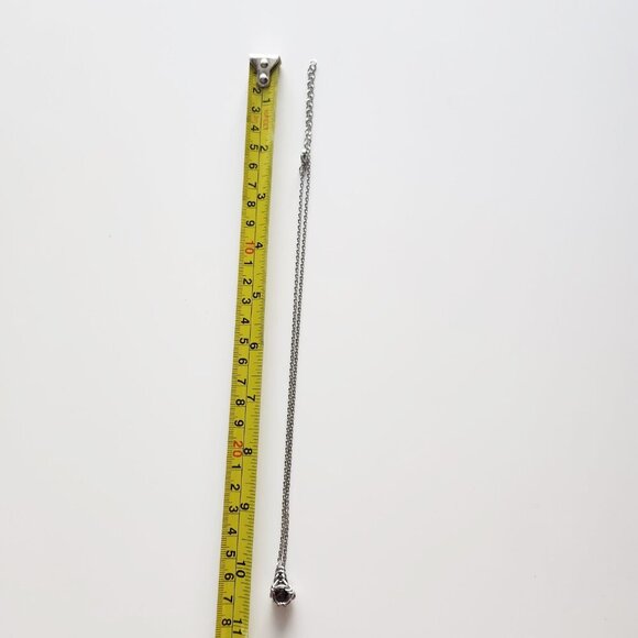 Dainty purple pearl necklace with a small silver chain - Picture 4 of 6